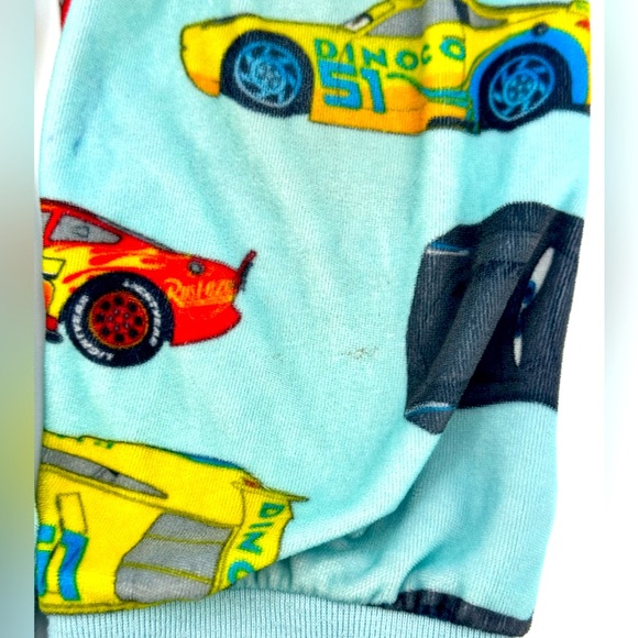 Disney Cars Sz 4 velvety soft Pajama Set - Picture 9 of 9